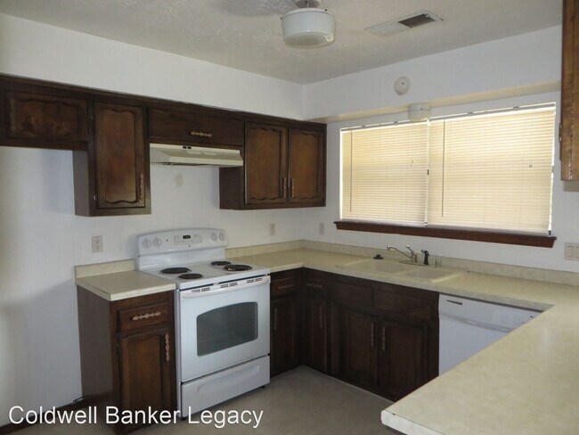Building Photo - 4 br, 2 bath House - 5310 Edwards NE