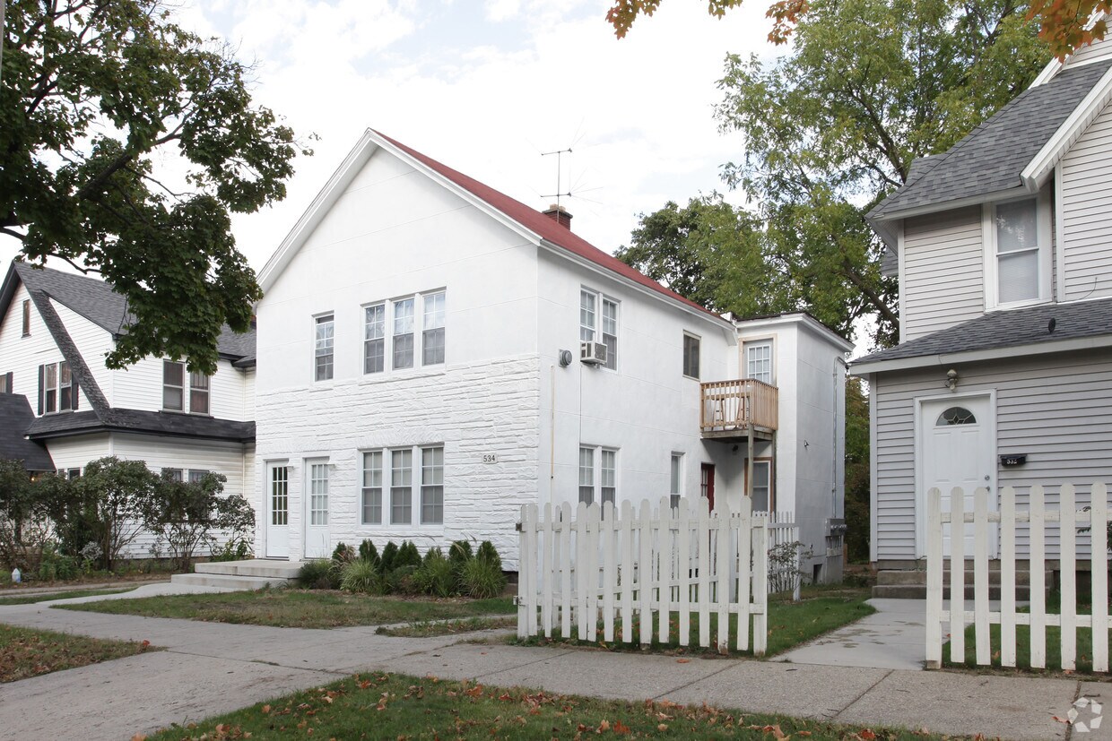 534 Clancy Ave NE, Grand Rapids, MI 49503 Apartments in Grand Rapids