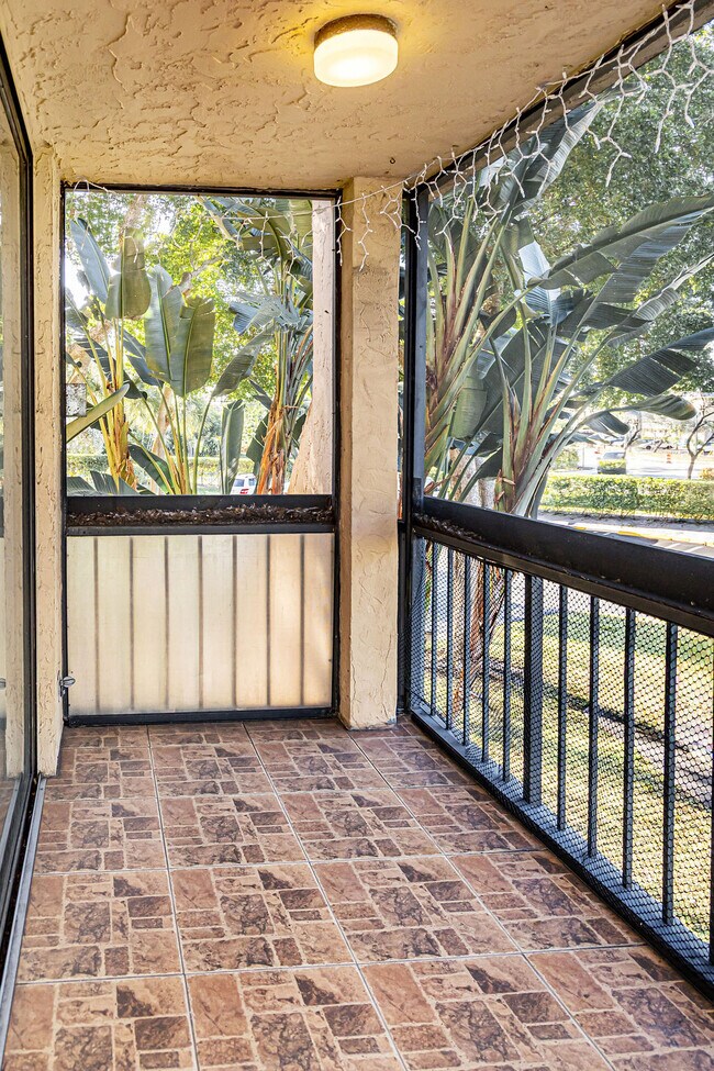 Foto del edificio - 2455 Lindell Blvd