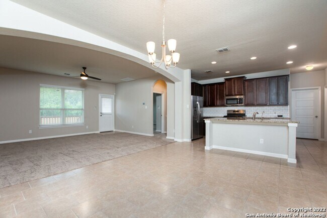 Foto del edificio - 4 Bedroom/2.5 Bathroom Home in the Hidden ...