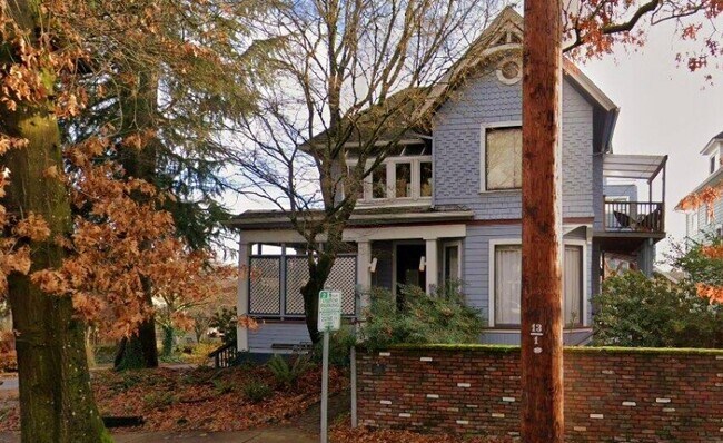 Building Photo - 3308 S Corbett Ave