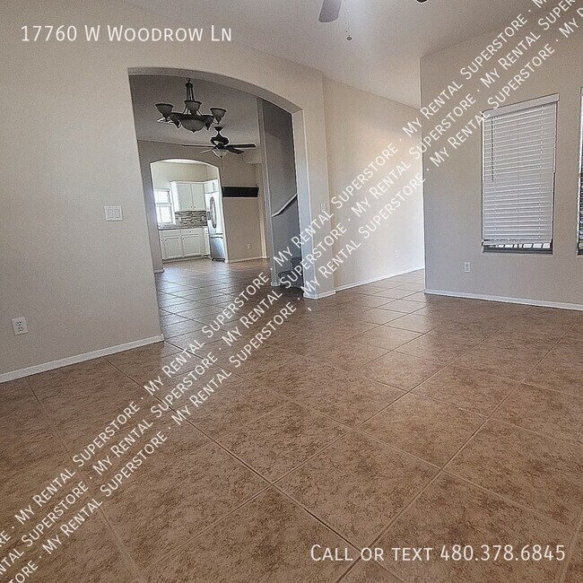 Foto del edificio - 17760 W Woodrow Ln