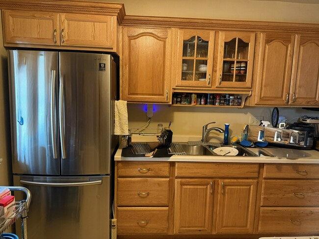 Kitchen - 8342 Avon Ct