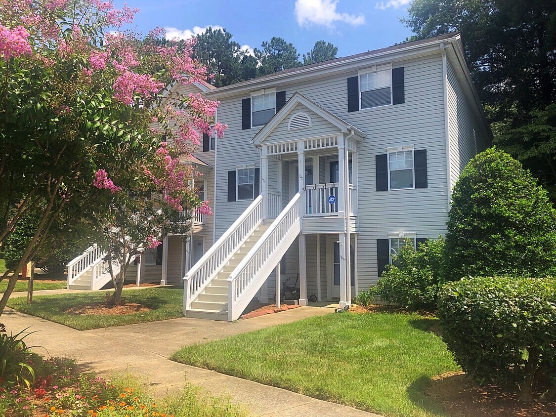Foto principal - Awesome 2BR/2BA Townhouse near UNC with DO...