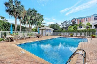 Building Photo - 5899 Chanteclair Dr