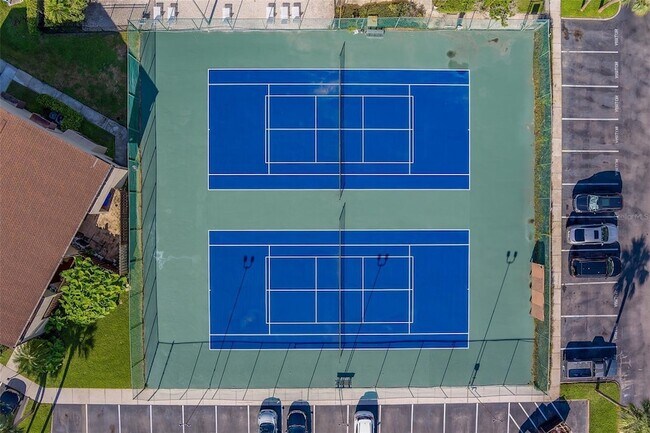 Foto del edificio - 890 N Village Dr