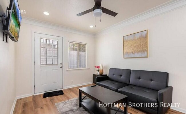 Foto del edificio - 1161 W 38th St