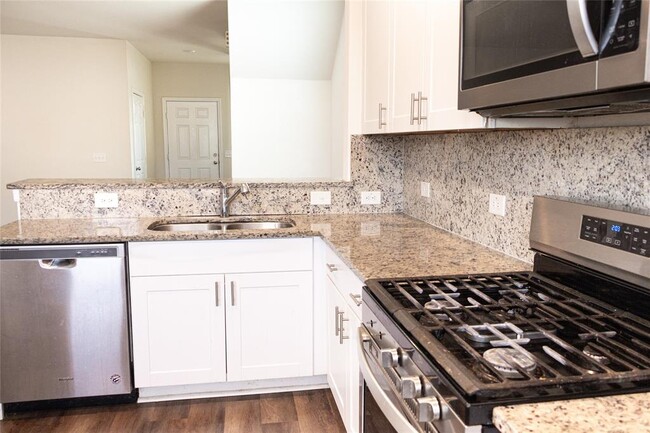 Foto del edificio - 14511 Sweet Cherry Dr