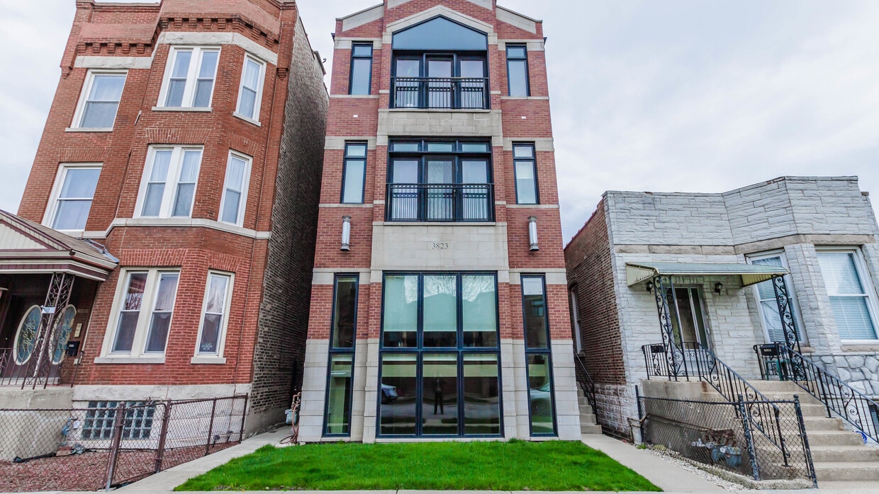 Primary Photo - 3823 S Lowe Ave