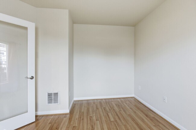 Foto del edificio - Amazing 4 BR/3.5 BA Townhome in Riverdale!