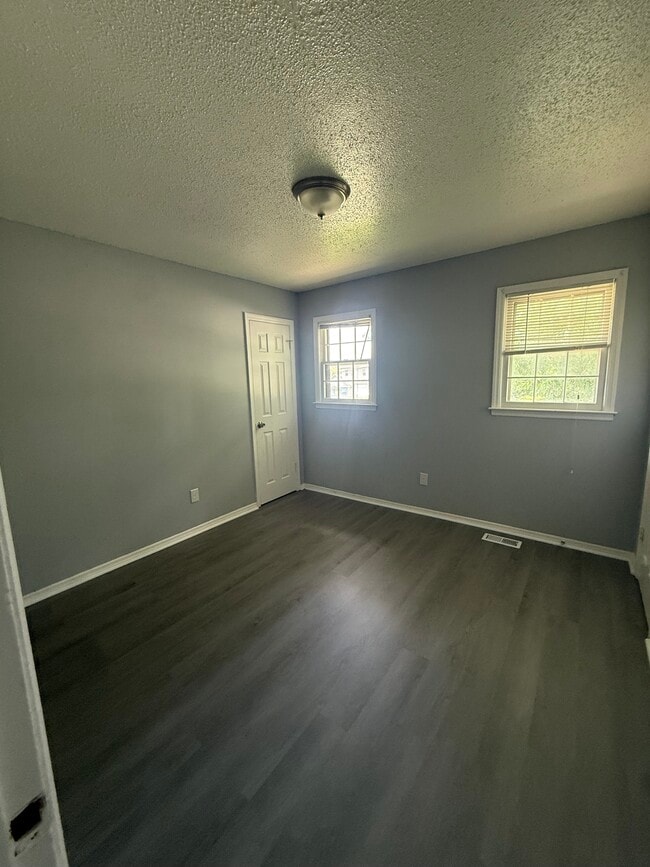 Building Photo - Platinum House LLC