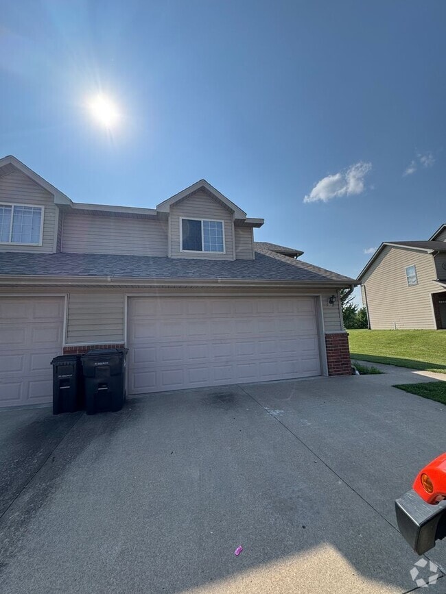 Building Photo - 5009-5011-5011 Alpine Ridge Dr