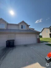 Building Photo - 5009-5011-5011 Alpine Ridge Dr
