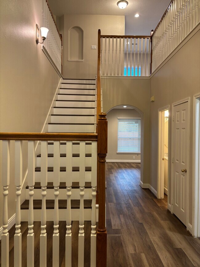 Entrada - 3505 Cedar Prairie Dr