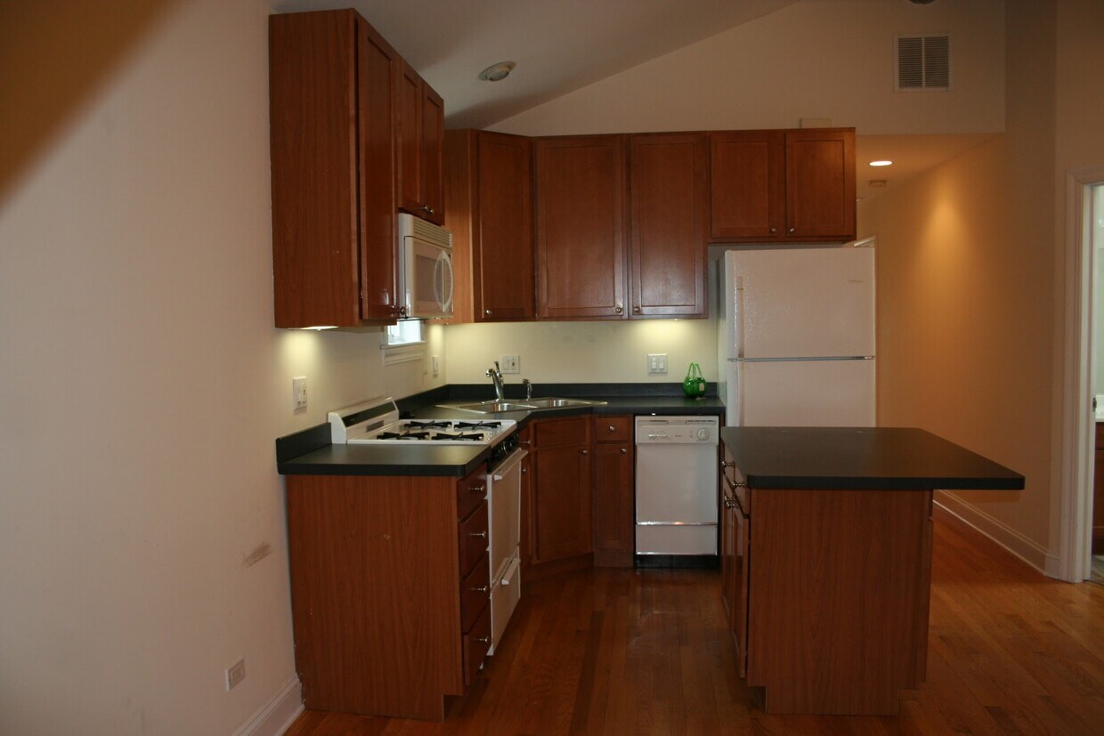 Foto principal - 3444 N Hoyne Ave