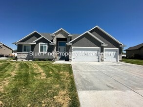 Building Photo - 679 Sterling Dr