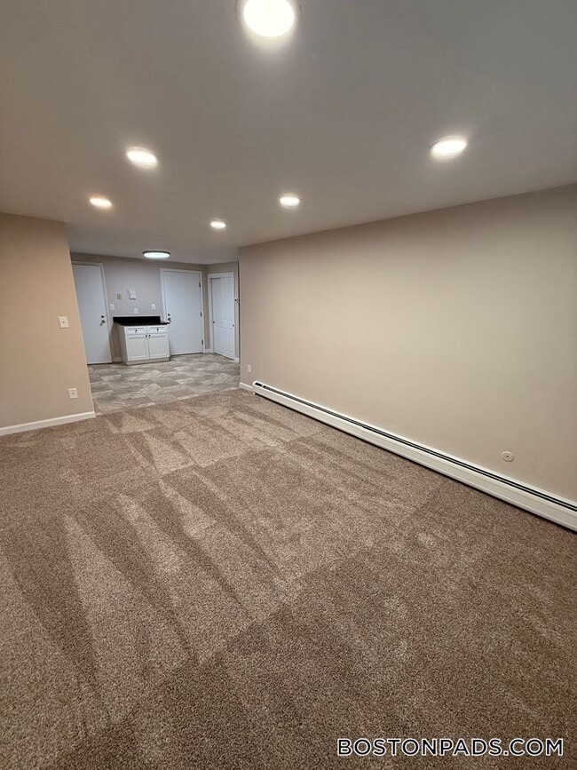 Building Photo - 36 Ridgewood Ln