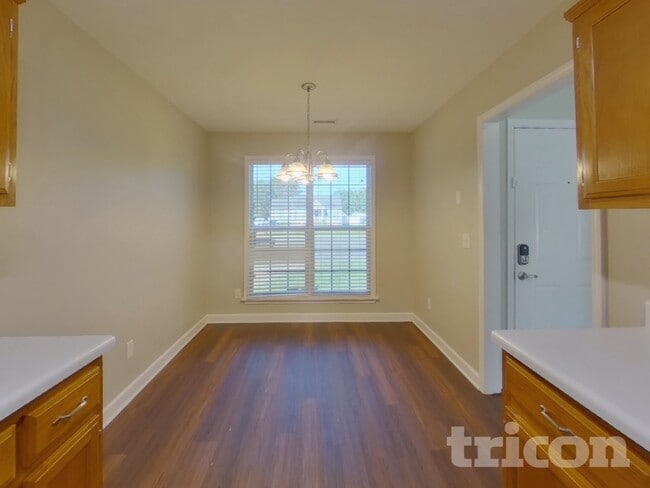 Building Photo - 2905 Haddox Pl