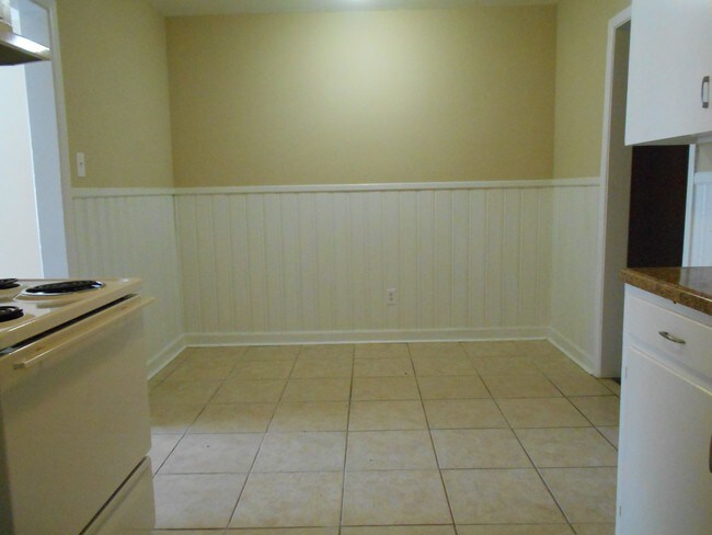 área de cocina/comedor - 1728 E Avalon Cir