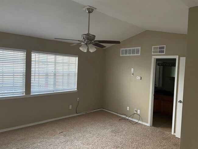 Foto del edificio - 2405 Northlake Ct