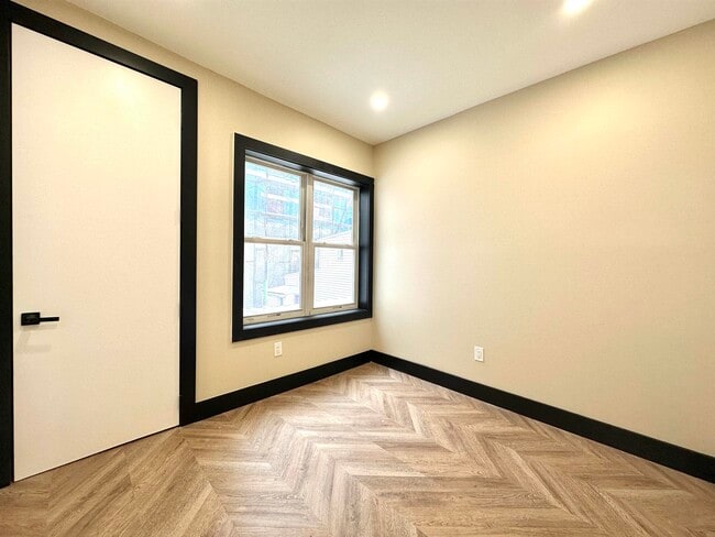 Building Photo - 281-283 Monticello Ave