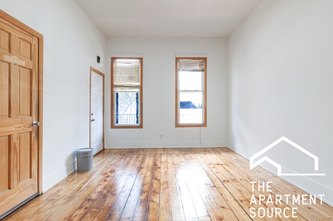 Photo - 1634 N Whipple St Apartment