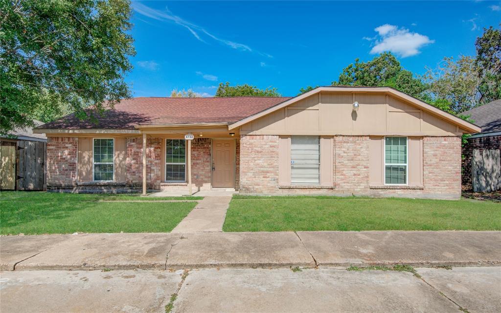 Foto principal - 6730 W Fuqua St