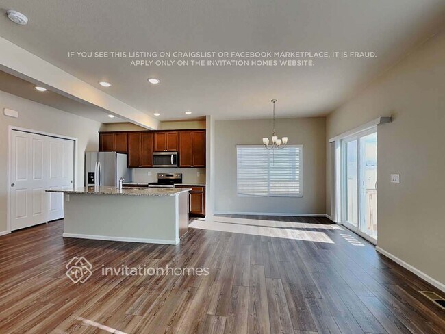 Foto del edificio - 6180 Big Bird Dr