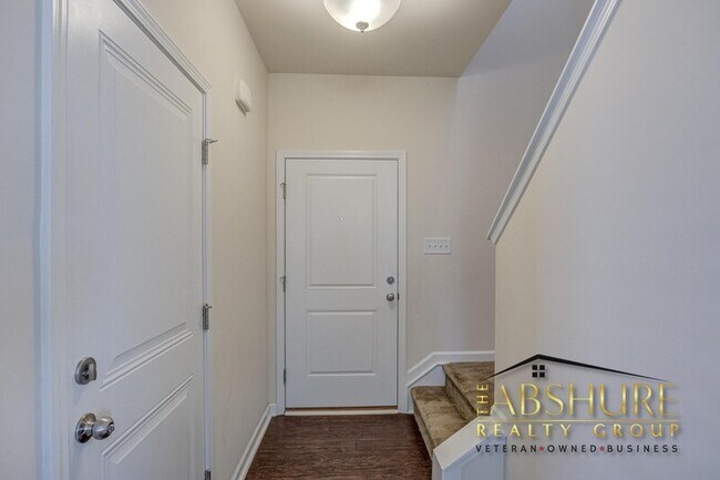 Building Photo - 2123 Water Marsh Trl