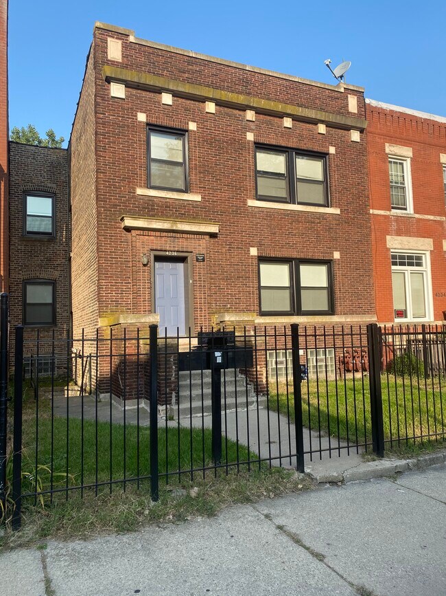 Building Photo - 4236 S Champlain Ave