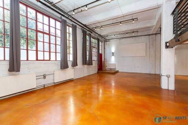 Foto del edificio - SoMA: Ground Level Conversion Live/Work Lo...