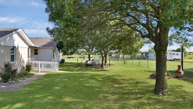 Foto del edificio - 14301 County Rd 511