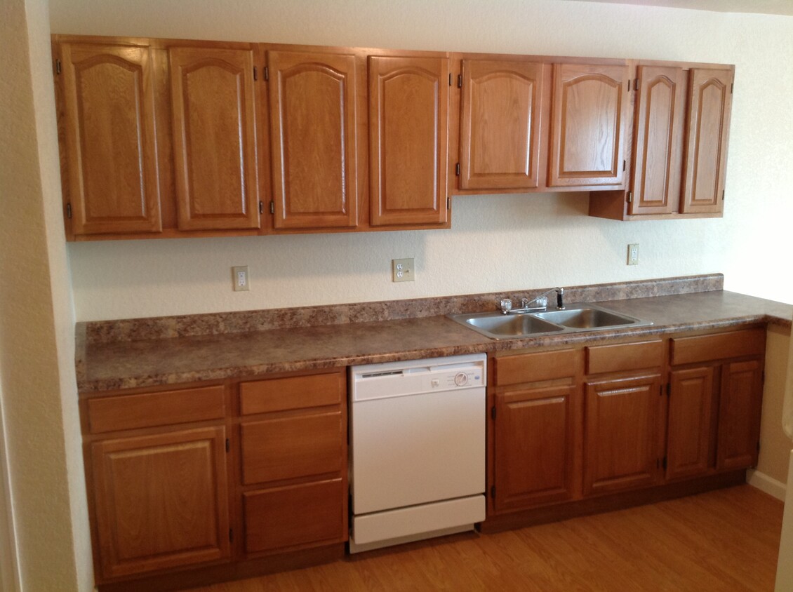 Primary Photo - 3210 W Longfellow Pl