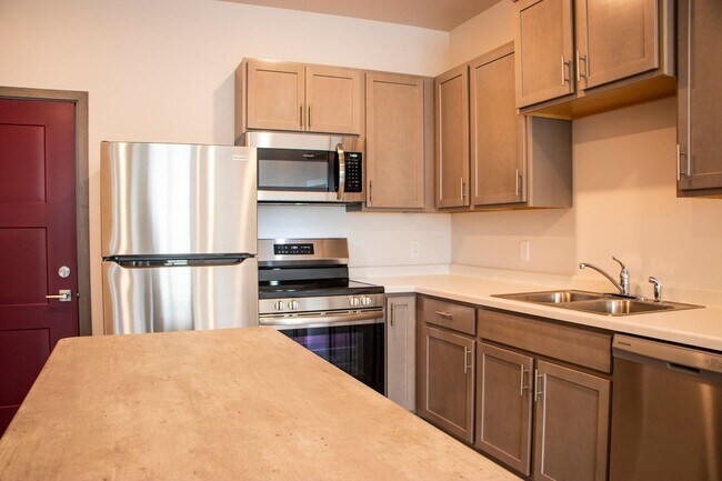 Foto del edificio - Spacious 1 Bed Available May 1st!