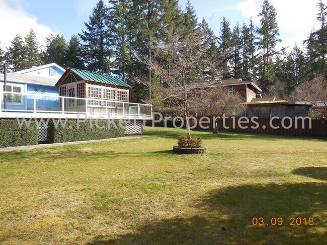 Foto del edificio - 1715 NW Saenz Ln