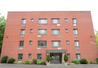 Building Photo - 680 N Terrace Ave