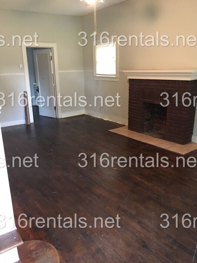 Foto del edificio - 419 E 6th St