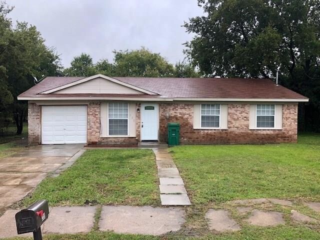 Primary Photo - 300 Redbud Ln