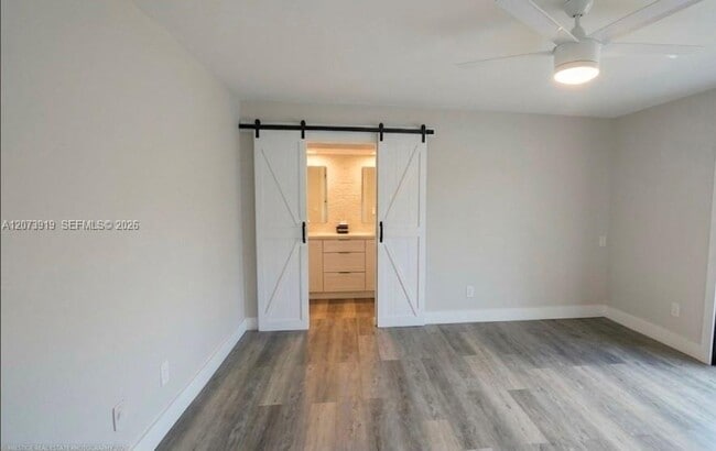 Building Photo - 333 NE Greenbrier Ave