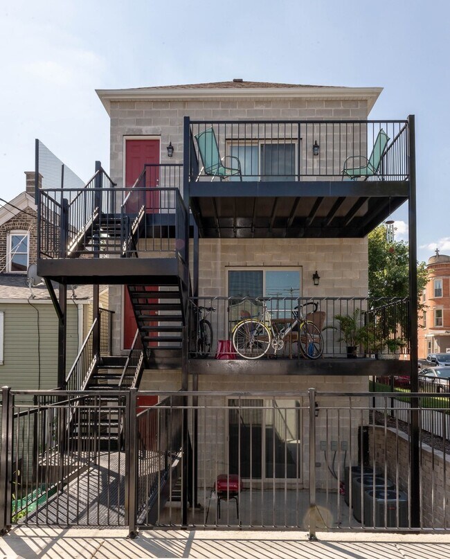 Foto del edificio - 2258 W Cullerton St