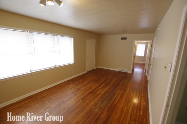 Foto del edificio - Simple and Homey 3 BR House in MEMPHIS!