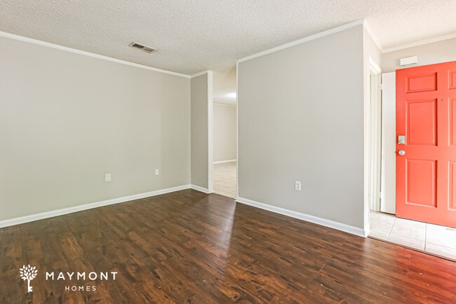 Building Photo - 8707 Oakhaven Dr