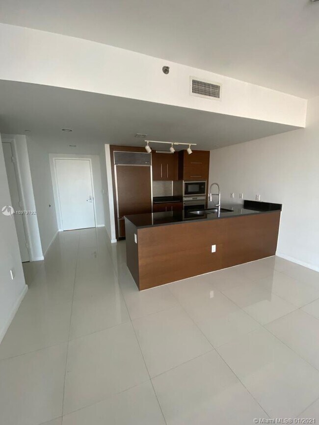 Foto del edificio - 475 Brickell Ave