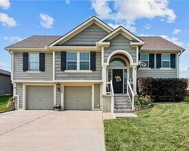 Building Photo - 8808 NE 116th Pl