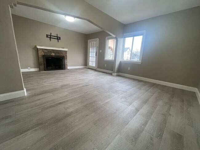 Foto del edificio - Gorgeous 3 Bedroom Home in Alameda.