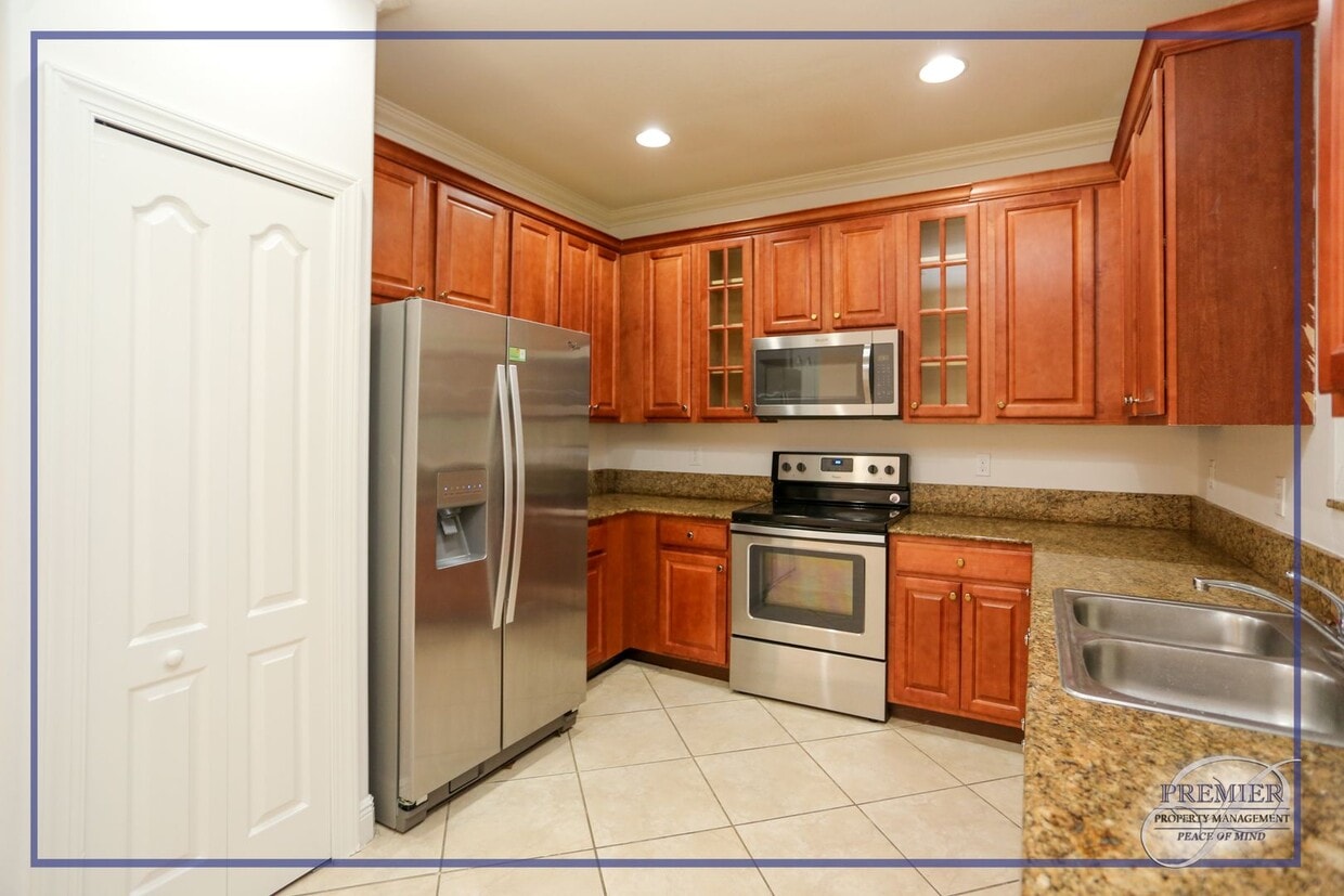 Primary Photo - **OFFERING ONE MONTH FREE RENT**NEW PHOTOS...