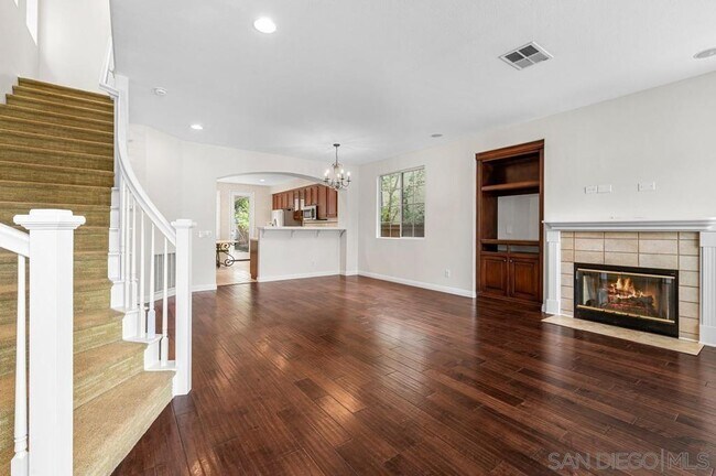 Building Photo - 727 San Juan Pl