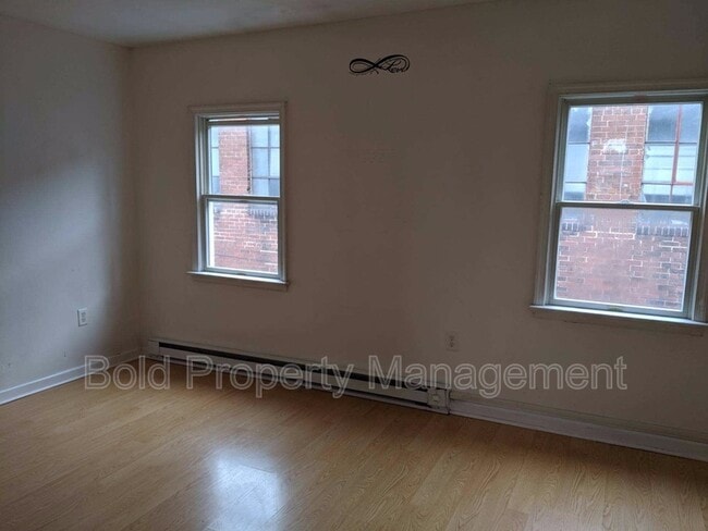 Building Photo - 225 Cumberland St