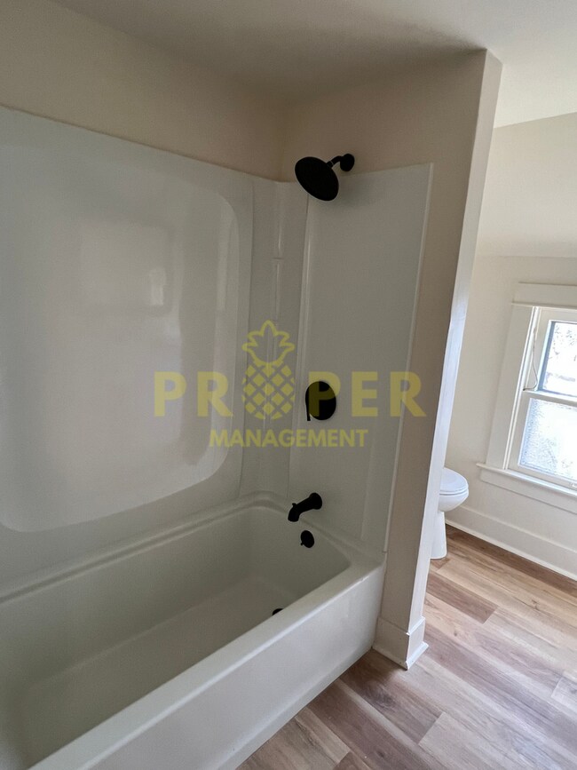 Foto del edificio - 3 bedrooms 2 full bathrooms house