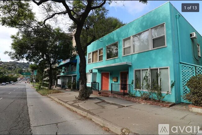 Hollywood Hills East - 3319 Barham Blvd